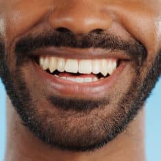 Adulte avec de belles dents