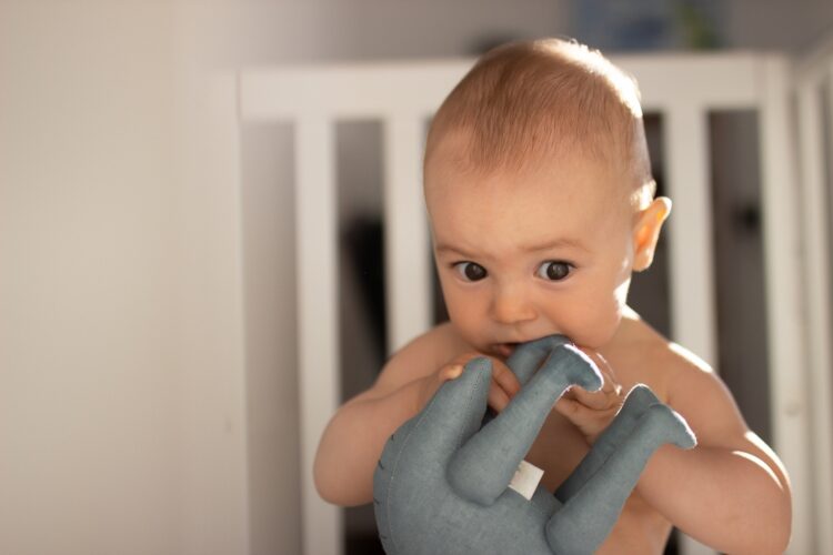 Dents qui poussent chez bébé
